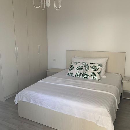 Loli Apartment Luxury White Residence Sarandë Exteriör bild