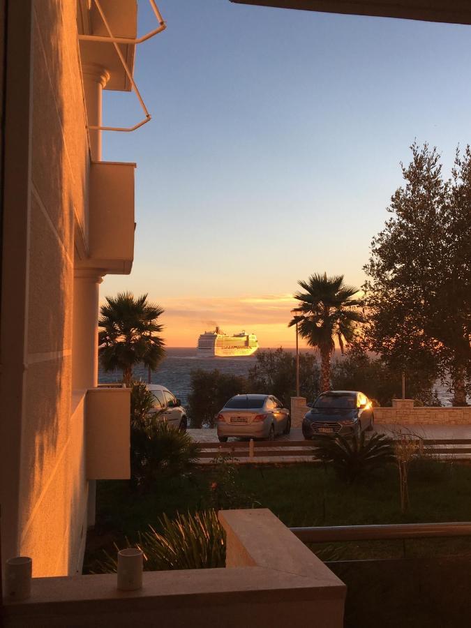 Loli Apartment Luxury White Residence Sarandë Exteriör bild