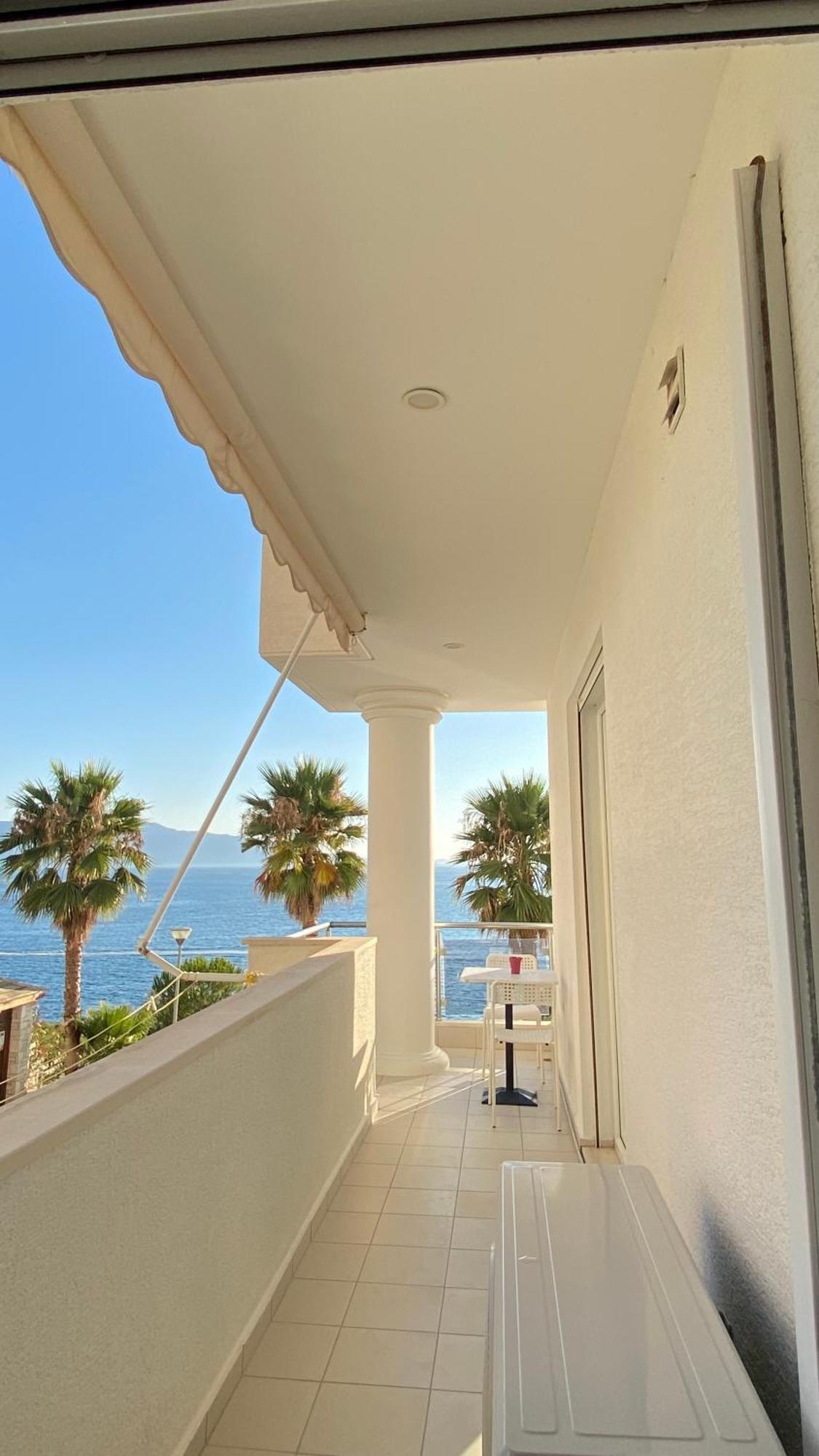 Loli Apartment Luxury White Residence Sarandë Exteriör bild