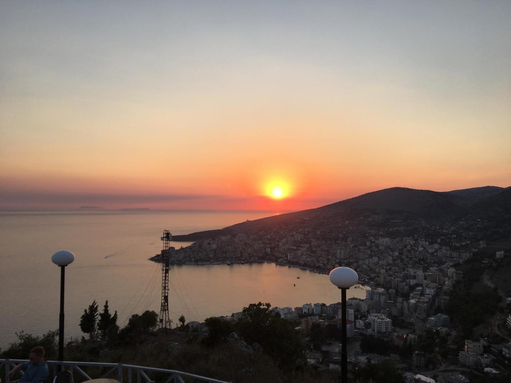 Loli Apartment Luxury White Residence Sarandë Exteriör bild