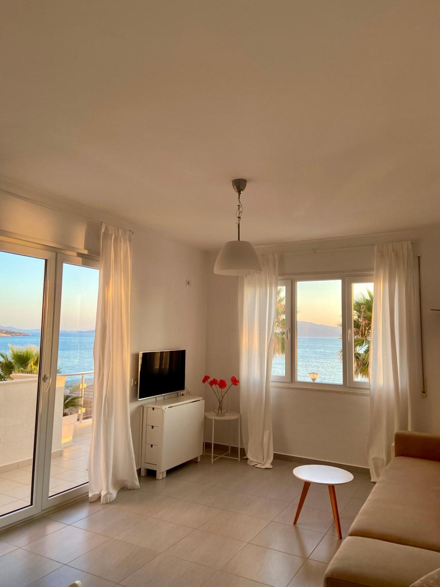 Loli Apartment Luxury White Residence Sarandë Exteriör bild